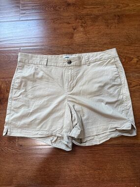 Old Navy Khaki Mid-Rise Shorts